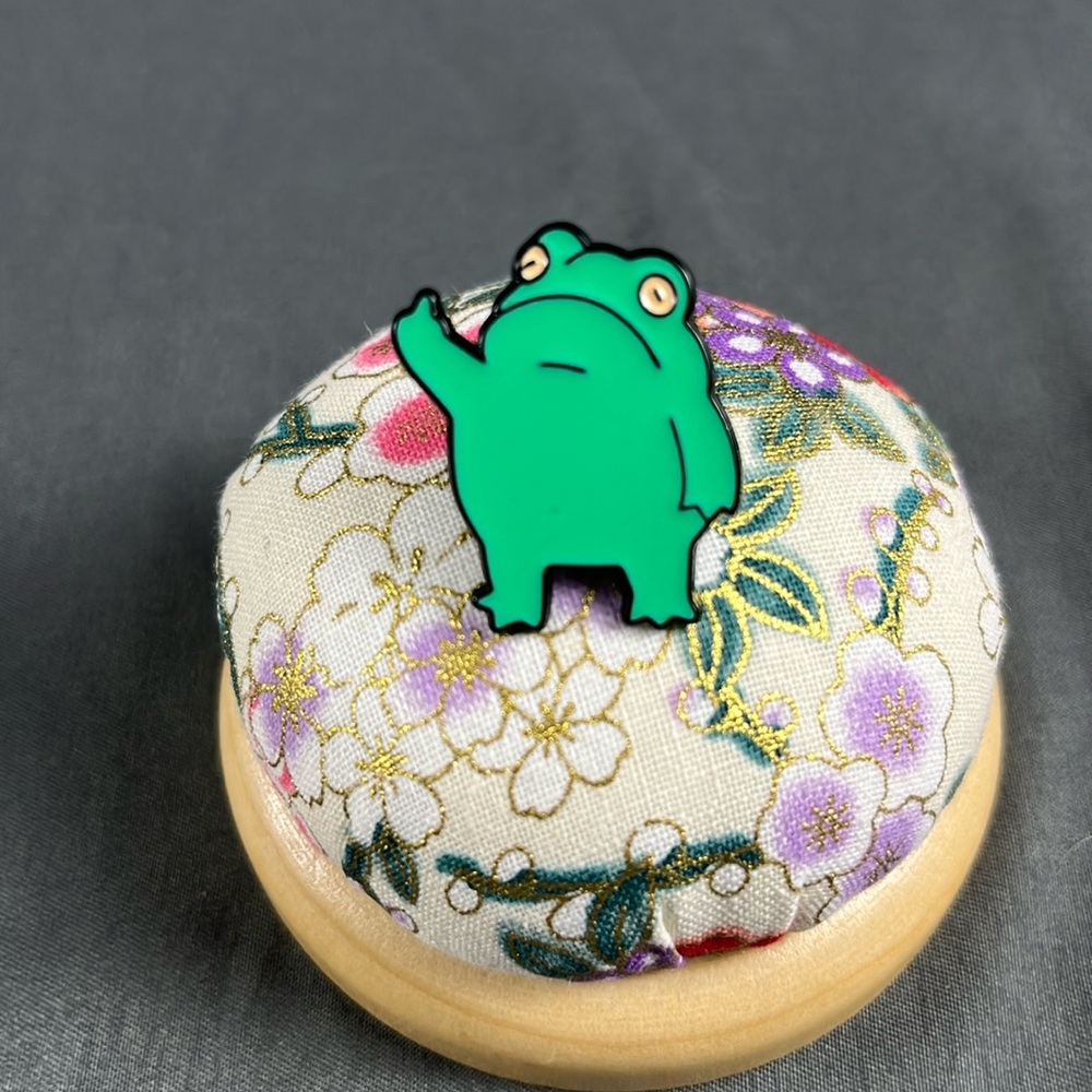 1 Inch Green Frog Enamel Pin